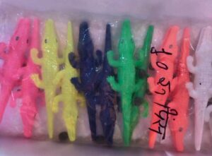 Plastic crcodile